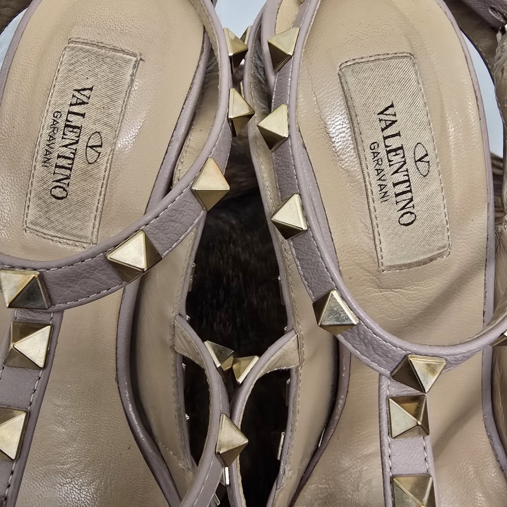 Valentino Women's Beige Heels with Gold Studs - Picture 4 of 11